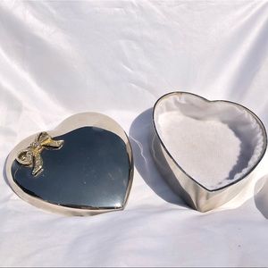 🚨EXPIRES🔜 Antique heavy silver lined jewelry box